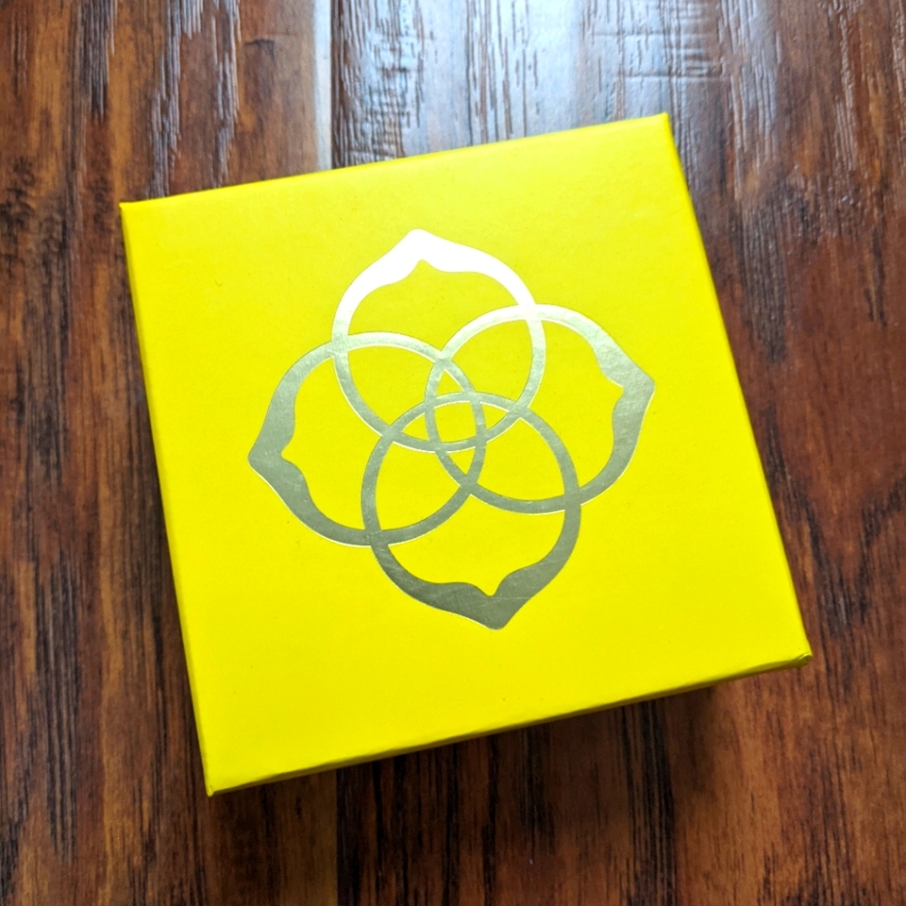 Kendra Scott empty gift box